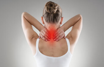 https://www.hanowellspineclinic.com/wp-content/uploads/2023/05/woman-with-great-neck-pain.jpg